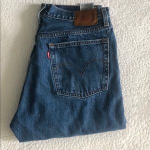 Women’s Levi Jeans